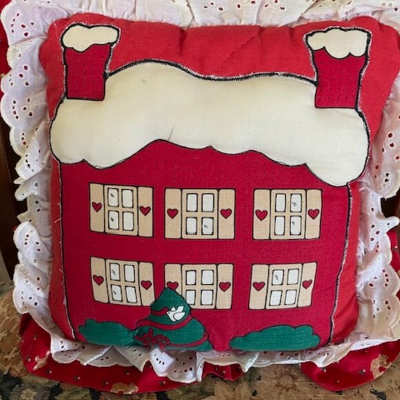 Vintage HOLIDAY WINTER HEARTS Country Cottage RED PILLOW Eyelet & Calico Ruffle - Picture 2 of 6
